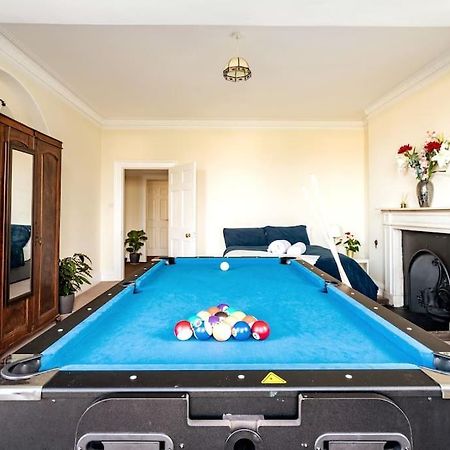 Perfect For Large Family & Friends, Free Parking, Games Villa เรดดิ้ง ภายนอก รูปภาพ